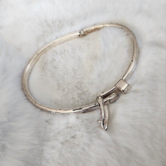 Vintage Buckle Bracelet - Picture 4 of 14